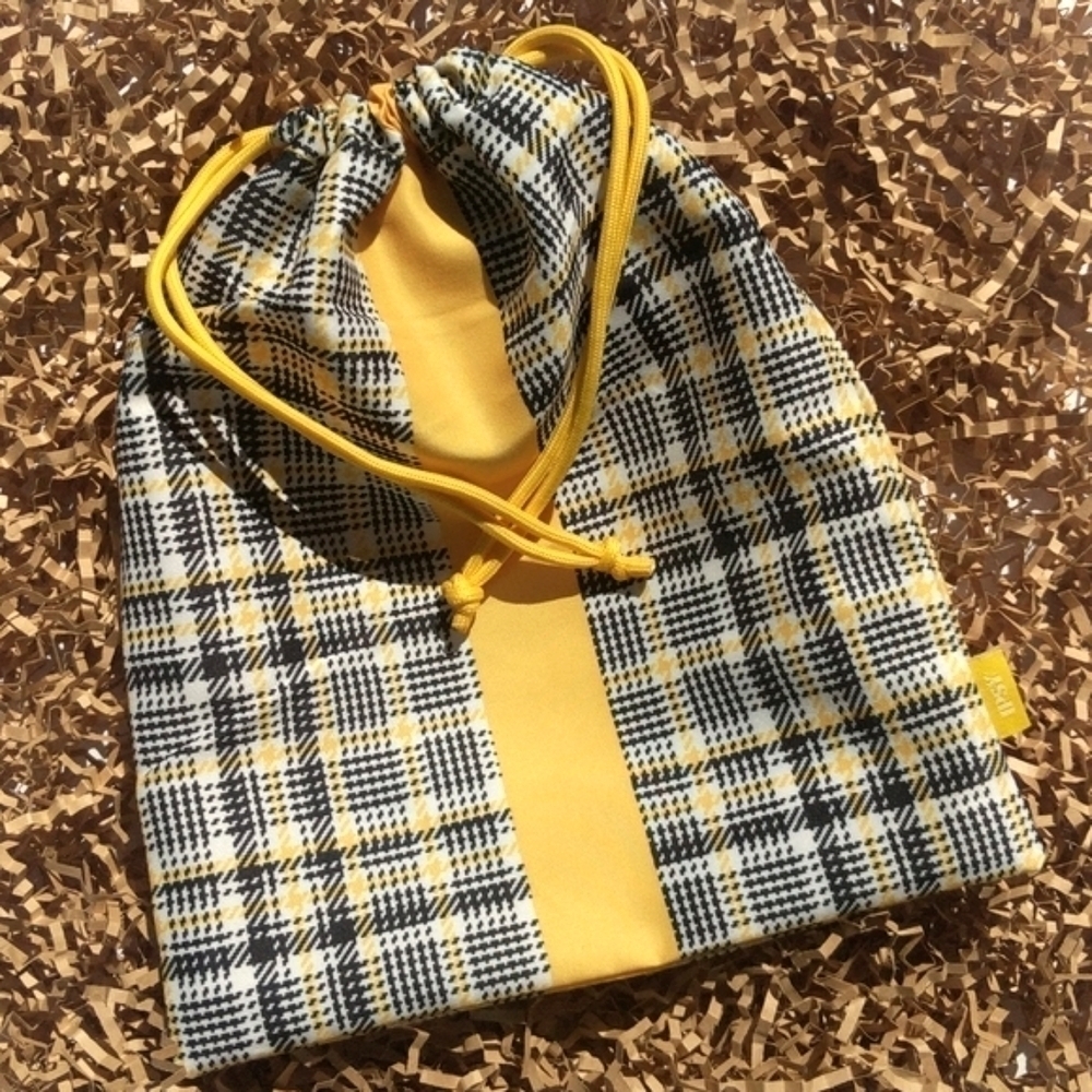 ipsy Autumnal Clueless Plaid Glam Bag Plus September 2021